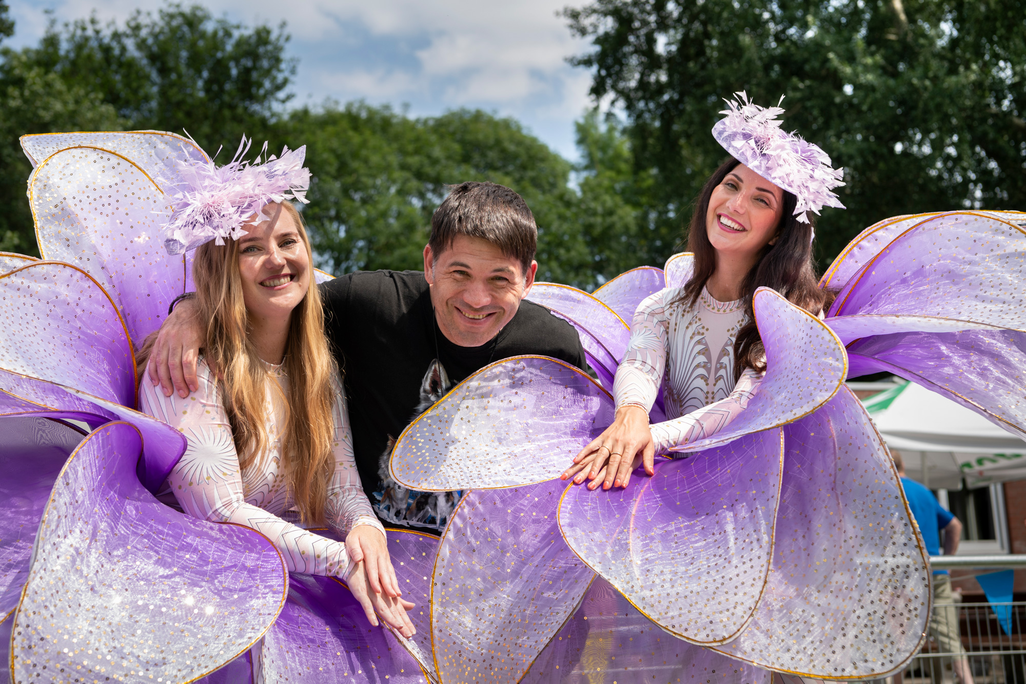 Bij een Zomerfestival horen natuurlijk danseressen waar je mee op de foto wil!